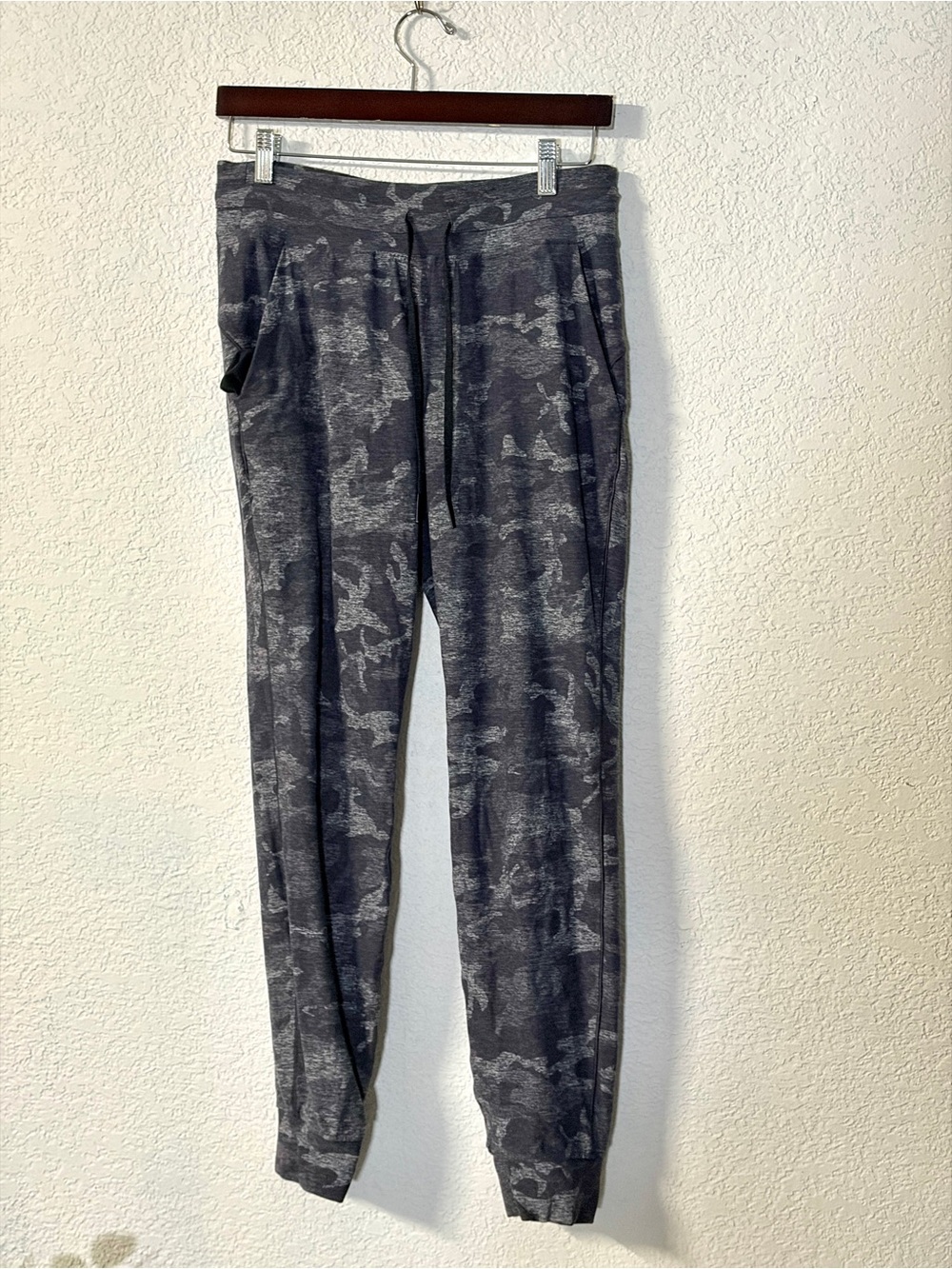 Lululemon Ready to Rulu gray High rise Camo Athletic Jogger pant size 8